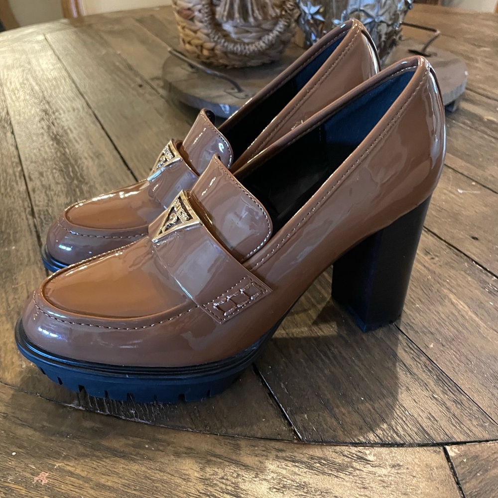 Guess Women's Platform Chunky 4” Heel Loafers cognac Brown Size 9